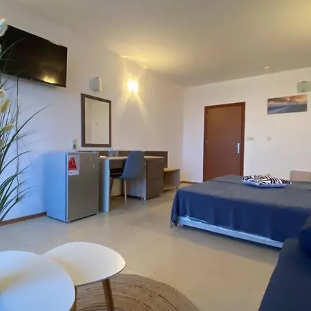 Esperanto 402 Large Sunny Apartment *